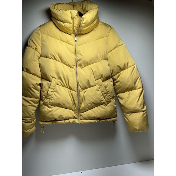 Stradivarius Women’s Puffer Coat Size Small Yellow Gold Cozy Core - Picture 13 of 14